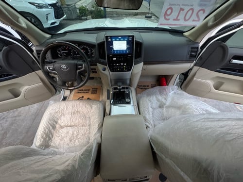Toyota LANDCRUISER GXR 2019 Grand Touring ម្ចាស់ដើមទិញថ្មីក្រុមហ៊ុន ឈ្នាន់អូតូ+ទ្វាបុឺត