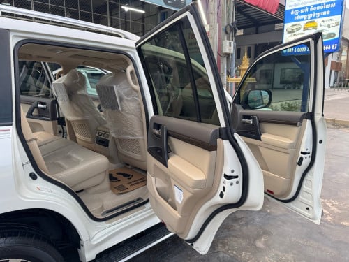 Toyota LANDCRUISER GXR 2019 Grand Touring ម្ចាស់ដើមទិញថ្មីក្រុមហ៊ុន ឈ្នាន់អូតូ+ទ្វាបុឺត