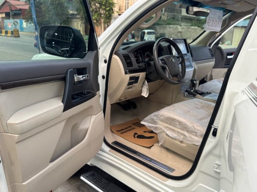 Toyota LANDCRUISER GXR 2019 Grand Touring ម្ចាស់ដើមទិញថ្មីក្រុមហ៊ុន ឈ្នាន់អូតូ+ទ្វាបុឺត