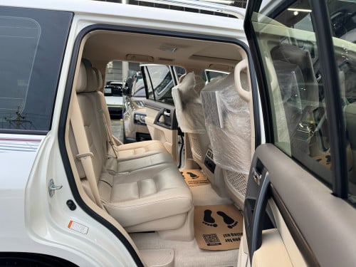 Toyota LANDCRUISER GXR 2019 Grand Touring ម្ចាស់ដើមទិញថ្មីក្រុមហ៊ុន ឈ្នាន់អូតូ+ទ្វាបុឺត