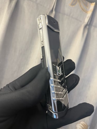 Vertu Signature S๐
