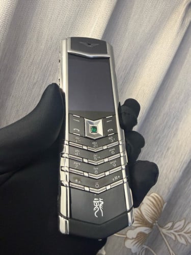Vertu Signature S๐