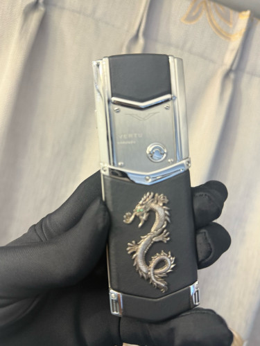 Vertu Signature S๐