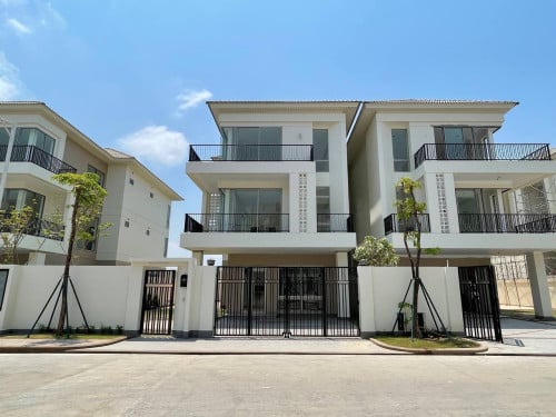 Villa for RENT! • Location: Borey PH Boueng Snor.