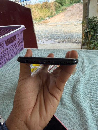 Vivo Y85 Ram4/64GB អេក្រង់​​ហ្សុីន​ នៅស្អាតល្មមប្រេី