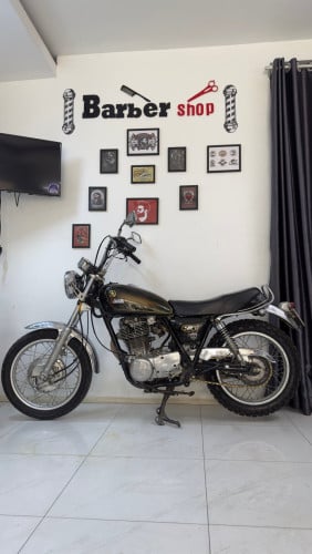 Yamaha SR400 For Sale 1350$ negotiable