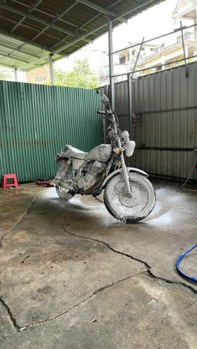 Yamaha SR400 For Sale 1350$ negotiable
