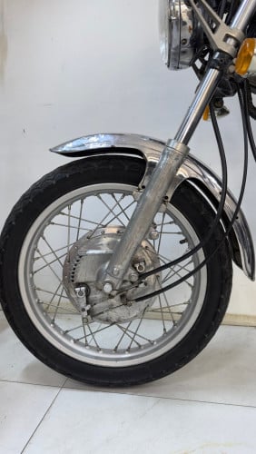Yamaha SR400 For Sale 1350$ negotiable