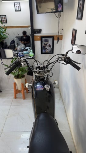 Yamaha SR400 For Sale 1350$ negotiable