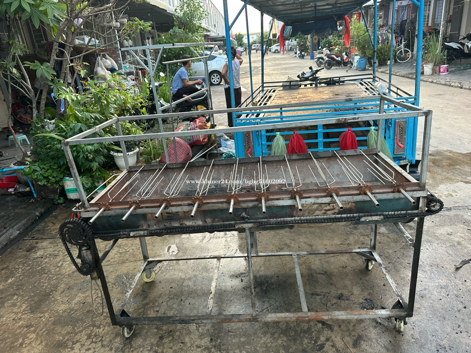 លក់រទេះអាំងត្រី