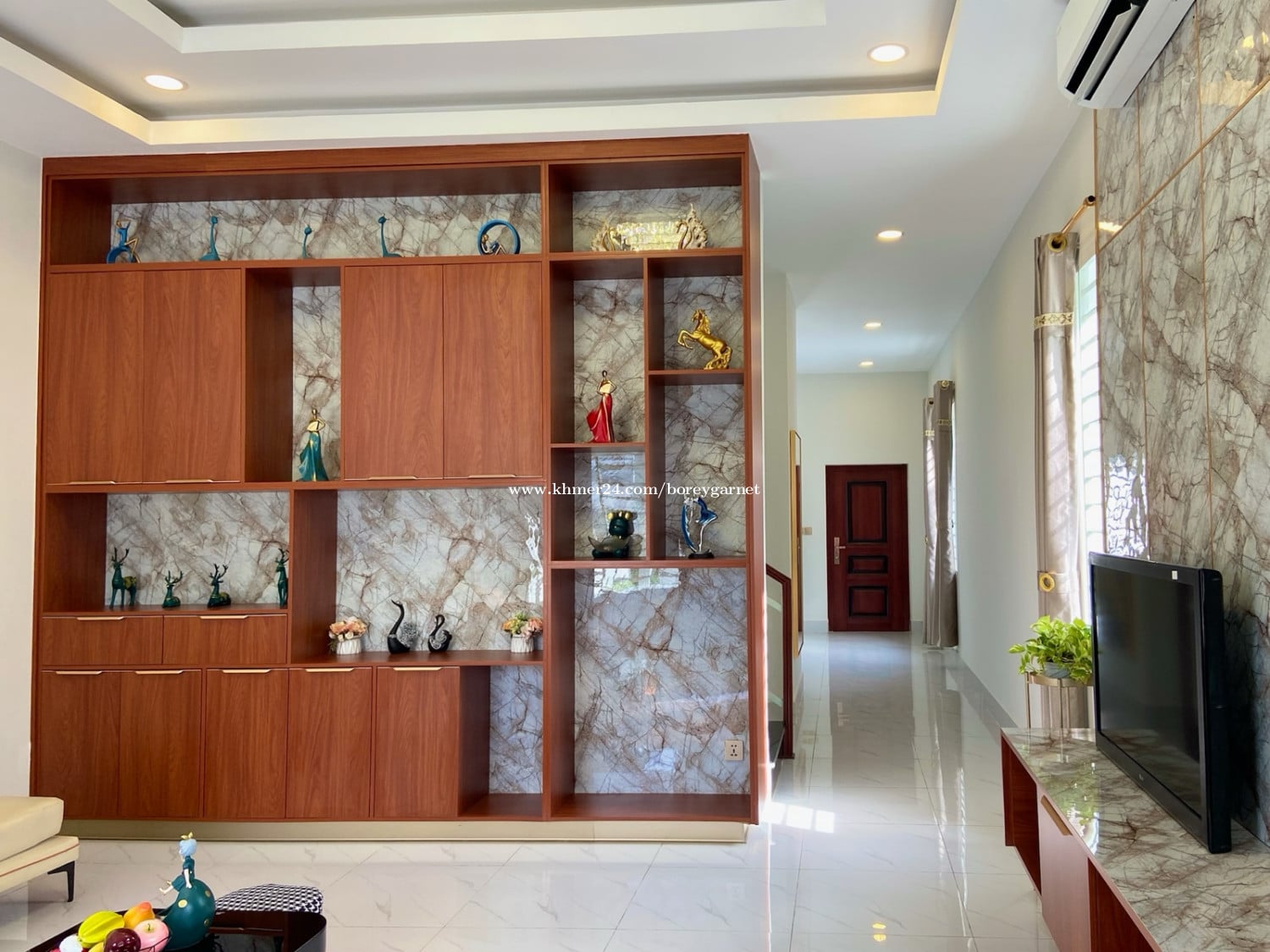 វីឡាកូនកាត់តម្លៃ65,000$ទំហំផ្ទះ4,8m x12m មាន4បន្ទប់គេង5បន្ទប់ទឹក