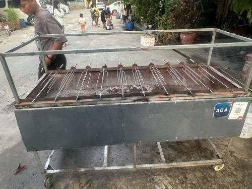 លក់រទេះអាំងត្រី