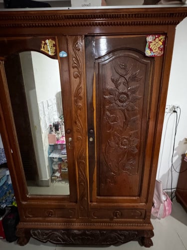 លក់ទូឈើធ្នង់