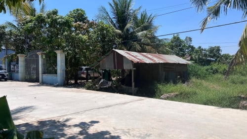 ដីគៀនស្វាយលក់ ផ្លូវបេតុង