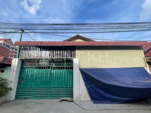 ឃ្លាំងជួលនៅបឹងទំពុន