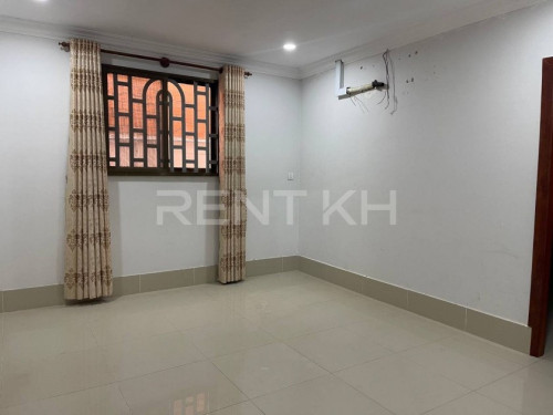 ឃ្លាំងជួលនៅបឹងទំពុន