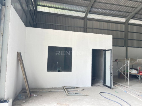 ឃ្លាំងជួលនៅព្រែកព្នៅ