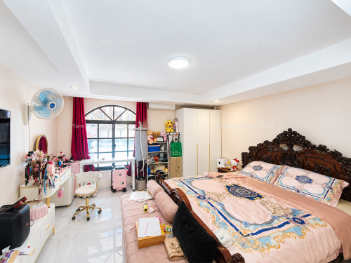 ផ្ទះប្រភេទអាជីវកម្ម លក់បន្ទាន់ ជិតពេទ្យរុស្សុីនិងផ្លូវម៉ៅសេងទុង និង២៧១