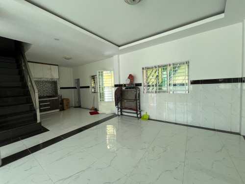 #កក់ត្រឹមតែ_1,000$
