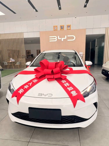 $19,600 (មានគ្រប់ពណ៍បងប្អូន) មានស្តុកស្រាប់ទិញភ្លាមបានភ្លាមថ្មីខ្លាញ់គោ