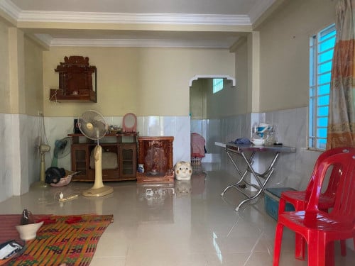 ផ្ទះល្វែងលក់បន្ទាន់ខ្លាំង តម្លៃ 25,000$