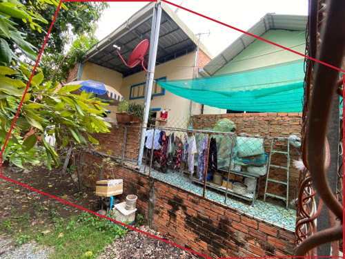 លក់បន្ទាន់ តម្លៃ 28,000$ កាត់រឹងប្លង់ជូន ទីតាំងក្បែររង្វង់មូលតាខ្មៅ