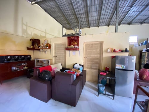 លក់បន្ទាន់ តម្លៃ 28,000$ កាត់រឹងប្លង់ជូន ទីតាំងក្បែររង្វង់មូលតាខ្មៅ