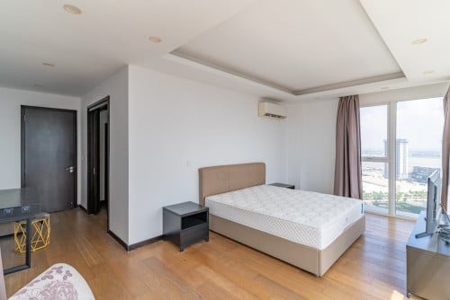 𝐅𝐨𝐫 𝐑𝐞𝐧𝐭: 3-Bedroom Apartment – Casa By Meridian Condo