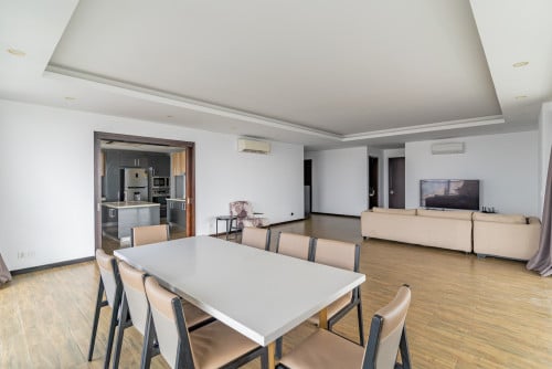 𝐅𝐨𝐫 𝐑𝐞𝐧𝐭: 3-Bedroom Apartment – Casa By Meridian Condo