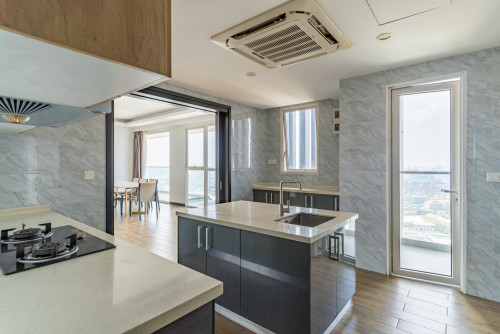 𝐅𝐨𝐫 𝐑𝐞𝐧𝐭: 3-Bedroom Apartment – Casa By Meridian Condo