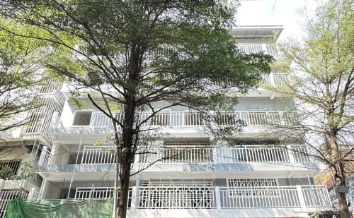 ផ្ទះឬអាគារជួលកម្ពស់  6ជាន់ (出租房屋或樓宇)