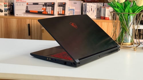☑️MSI Gaming 1ទឹកស្អាត​ដូចថ្មី (99%​ )🍓👌👉មកជាមួយភ្លើងពណ៍ក្រហម ស្រស់ស្អាត💚☑️