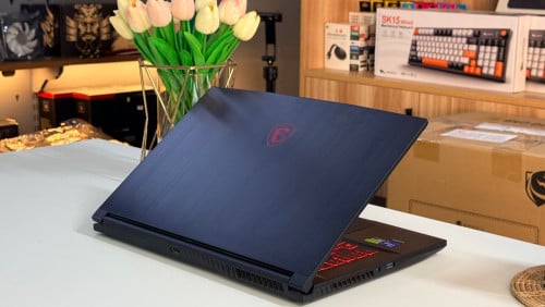 ☑️MSI Gaming 1ទឹកស្អាត​ដូចថ្មី (99%​ )🍓👌👉មកជាមួយភ្លើងពណ៍ក្រហម ស្រស់ស្អាត💚☑️