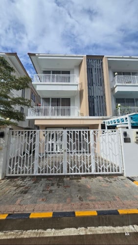 🏡 出租📍地址 : 波贝 🏠 有4个房间