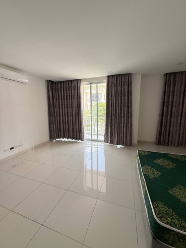 🏡 出租📍地址 : 波贝 🏠 有4个房间