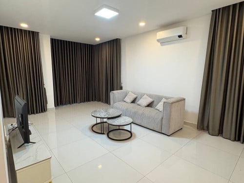 🏡 出租🕹️ 地址 : 波贝 🏠 有8个房间 💵 一个月 12.000$
