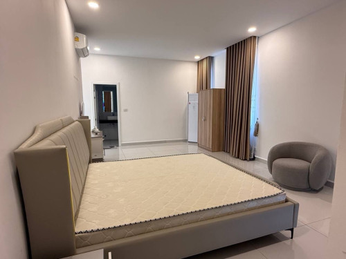 🏡 出租🕹️ 地址 : 波贝 🏠 有8个房间 💵 一个月 12.000$
