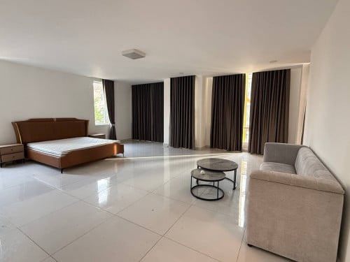 🏡 出租🕹️ 地址 : 波贝 🏠 有8个房间 💵 一个月 12.000$