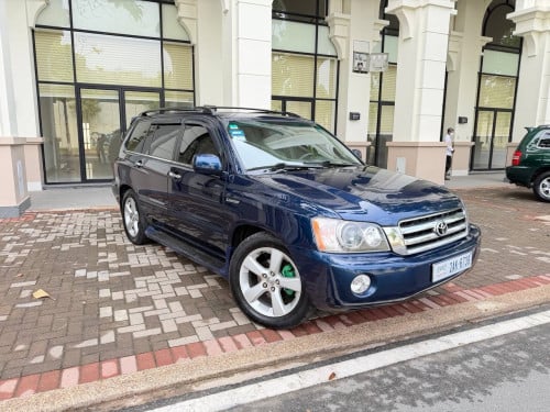 🚘Toyota Highlander ឆ្នាំ2001 limited✅ធានាម៉ាស៉ីន​ &​ ប្រអប់លេខ​ & ជេីងក្រោម✅តម្លៃ 9200$ចរចារ