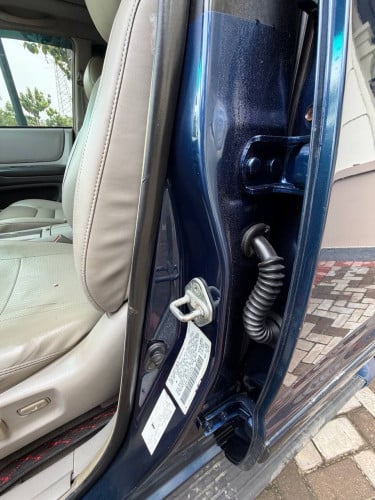 🚘Toyota Highlander ឆ្នាំ2001 limited✅ធានាម៉ាស៉ីន​ &​ ប្រអប់លេខ​ & ជេីងក្រោម✅តម្លៃ 9200$ចរចារ