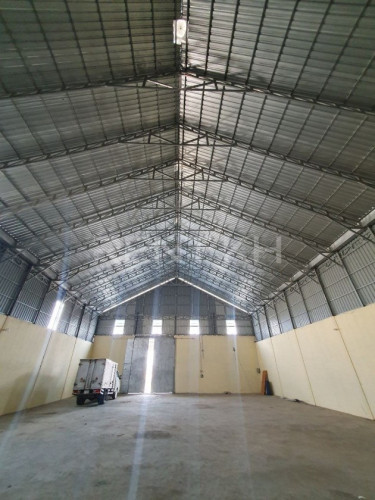 ឃ្លាំងសំរាប់ជួលនៅចោមចៅ / Warehouse for Rent at Chom Chao