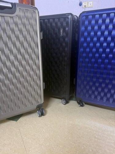 20$ suit case XL size