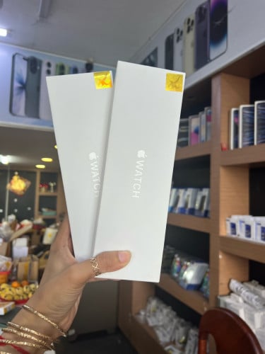 Apple Watch series 11 (42mm) 380$