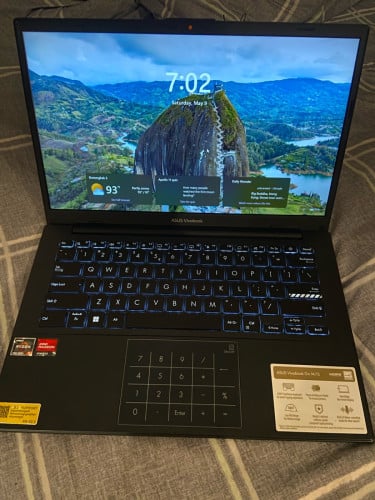 Asus Vivobook go14F1404FADDR