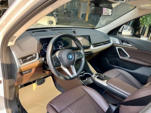 BMW IX1 2024