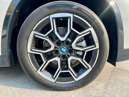 BMW IX1 2024