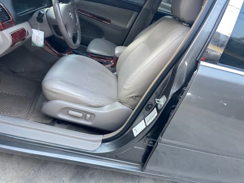CAMRY  ឆ្នាំ​ 2002 ឡានស្អាត​គ្រឿងក្នុងថ្មី​មិនបុកមិនប៉ះ​មុខក្រោយស្អាត​