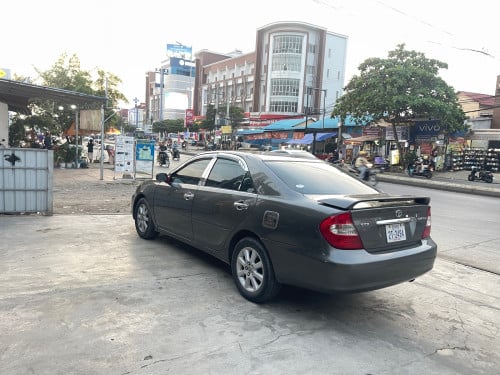 CAMRY  ឆ្នាំ​ 2002 ឡានស្អាត​គ្រឿងក្នុងថ្មី​មិនបុកមិនប៉ះ​មុខក្រោយស្អាត​