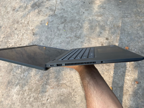 Dell latitude 7530 Touch Screen មួយទឹកស្អាត