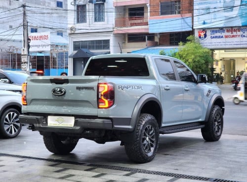 Ford Ranger Raptor 2025 (ម៉ាស៊ូត)ប្រើបាន5ពាន់គីឡូថ្មីខ្លាំង